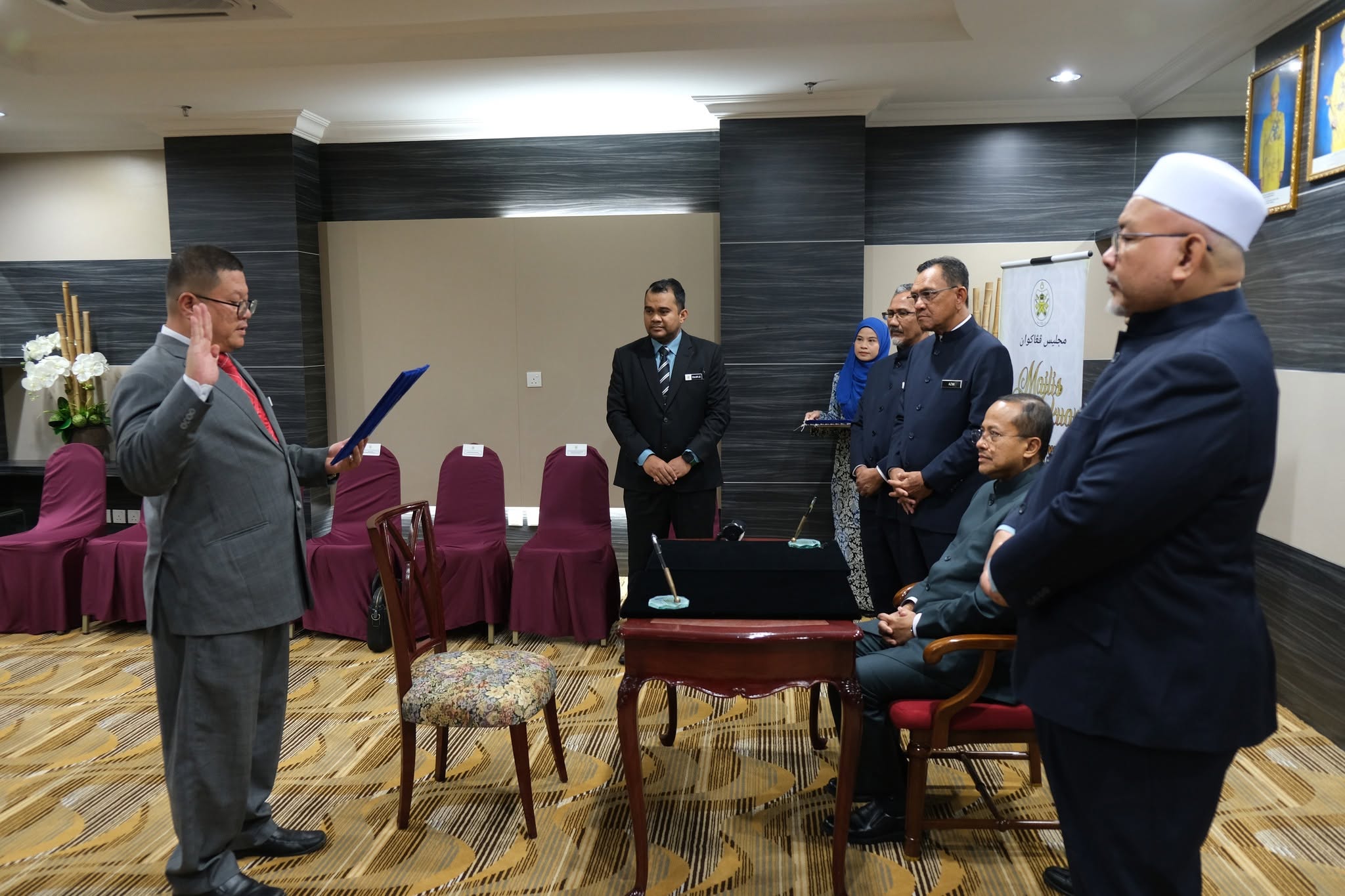 MAJLIS PENGAKUAN MENERIMA JAWATAN YANG DIPERTUA MAJLIS DAERAH HULU TERENGGANU