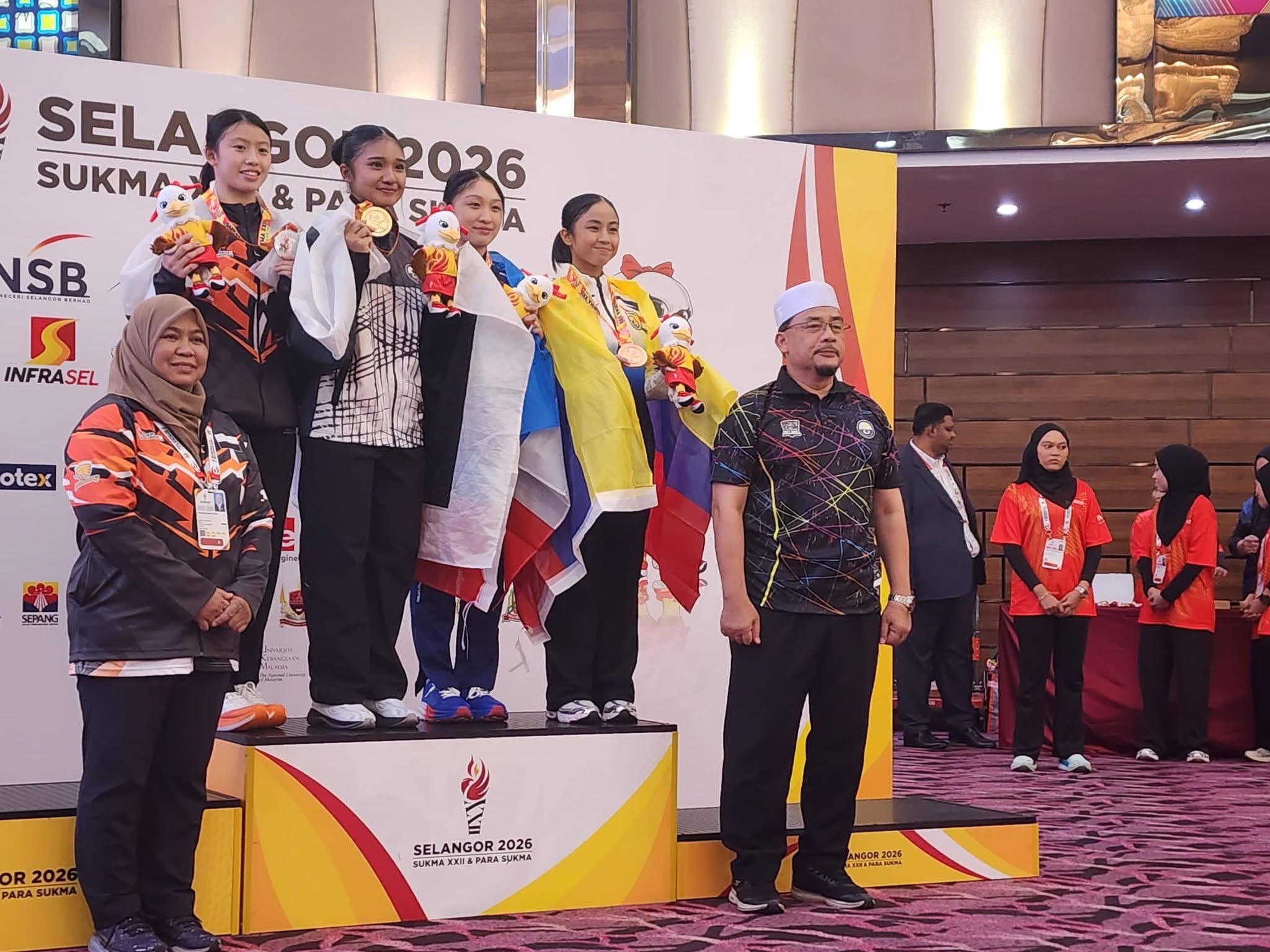 SETINGGI-TINGGI TAHNIAH DIUCAPKAN KEPADA KONTINJEN KARATE SUKMA NEGERI TERENGGANU ATAS KEJAYAAN MERAIH 1 PINGAT EMAS DAN 1 PINGAT GANGSA